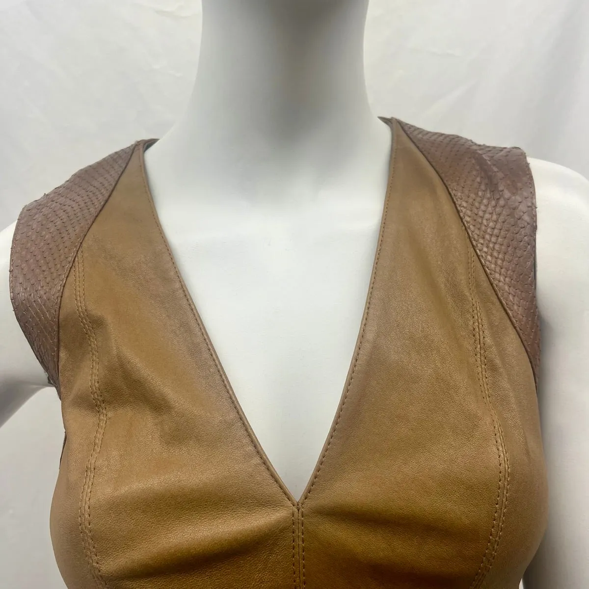 Aphero Dress
