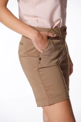 Jaqueline Curvy bermuda chino donna in tencel con borchie curvy①