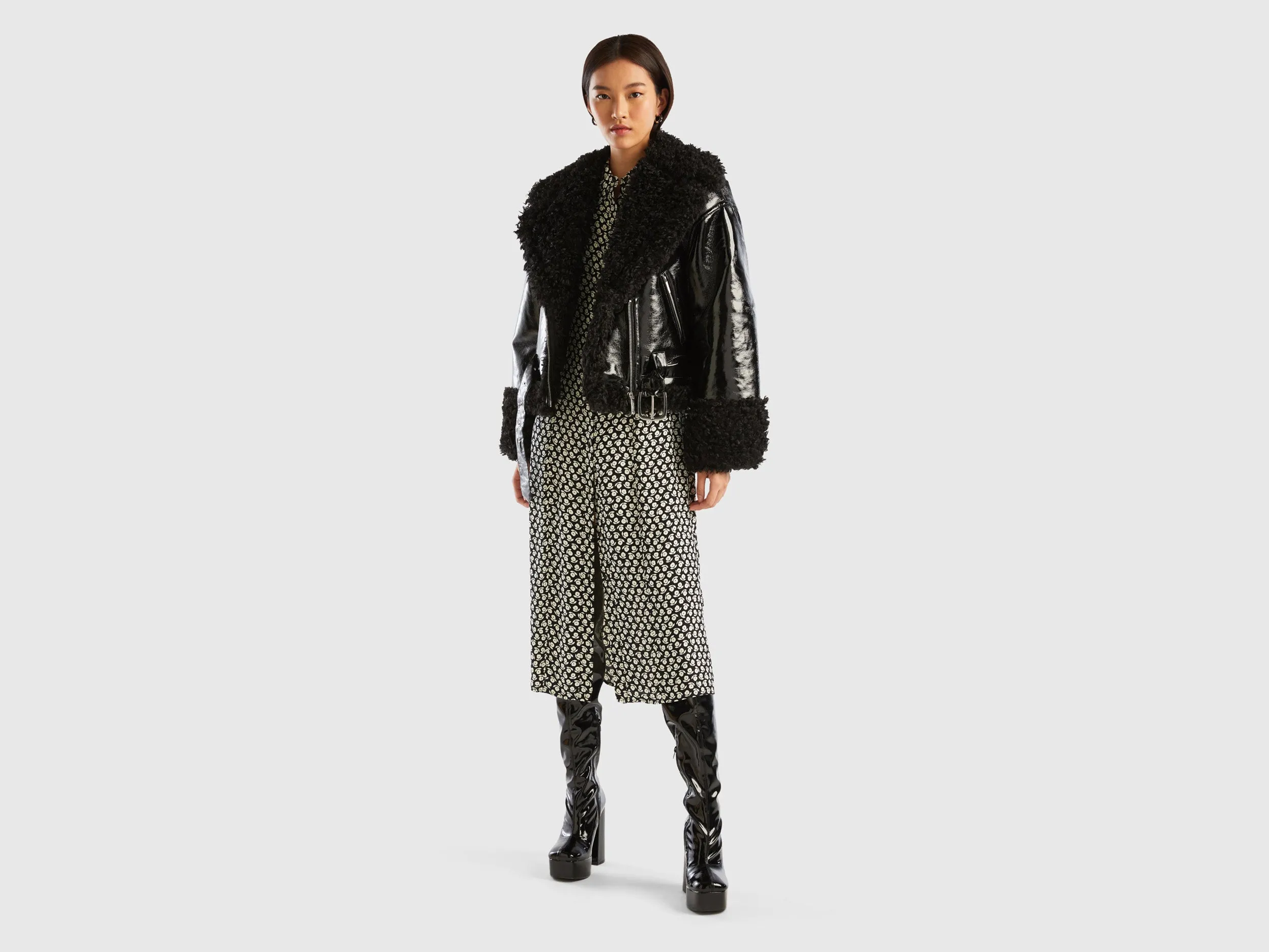 Loose Fit Lapel Neck Faux Fur Inside Black Imitation Leather Jacket