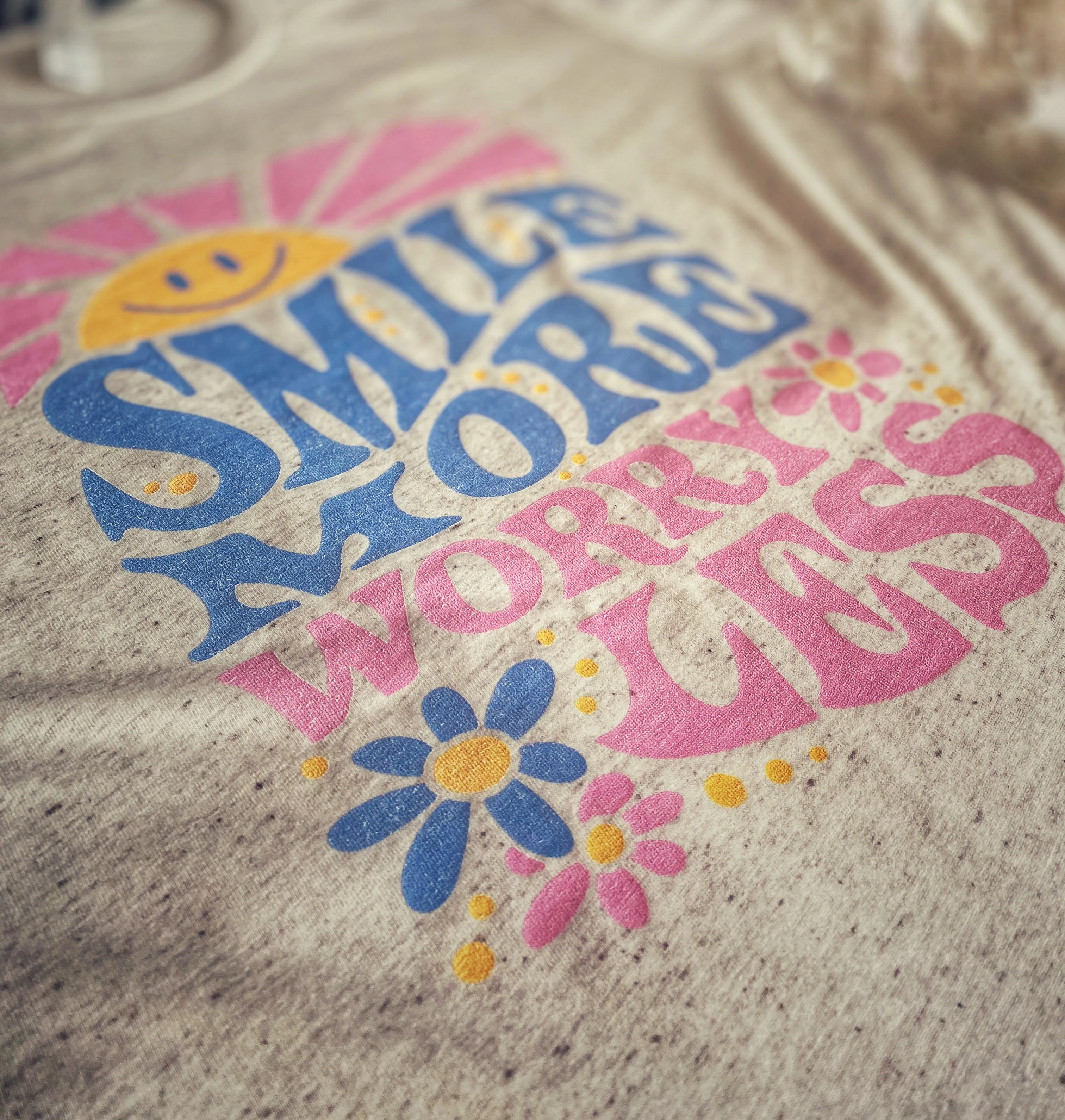 Smile more worry less tee☀️