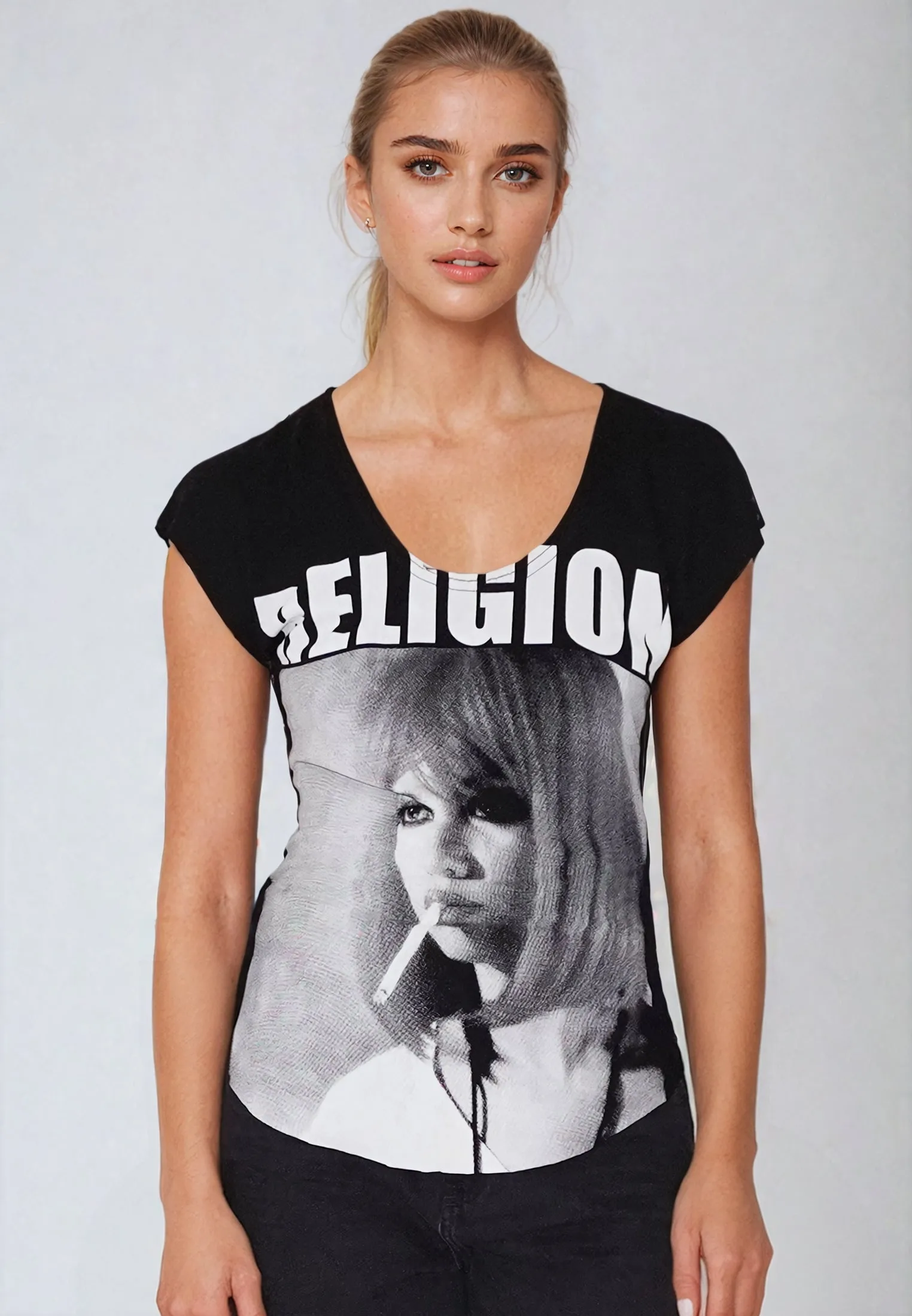 SMOKING GIRLS T-SHIRT BLACK
