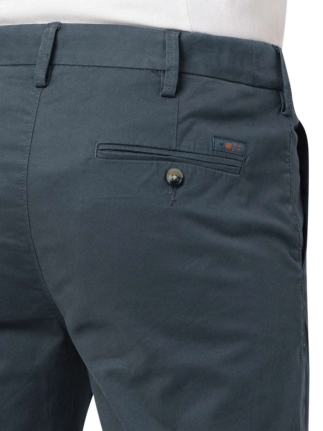 The Regular Fit Daylong Chino - Iron Cloud