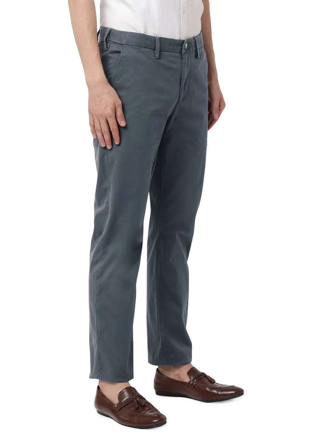 The Regular Fit Daylong Chino - Iron Cloud