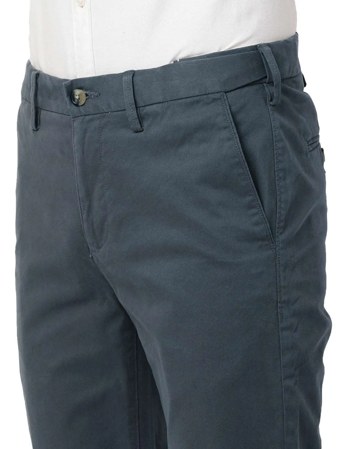 The Regular Fit Daylong Chino - Iron Cloud